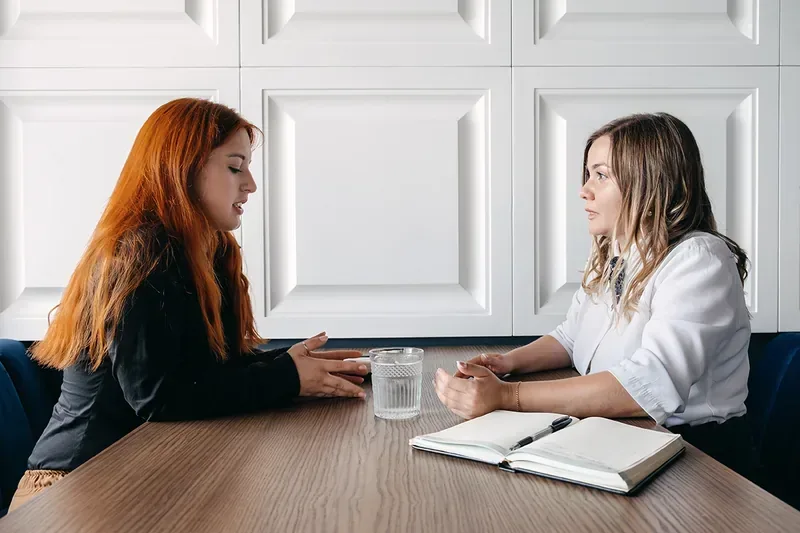 Supportive alcohol addiction treatment environment