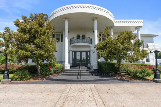 Discover Recovery front entrance in Camas, WA