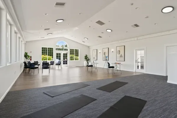Group therapy and wellness room at Discover Recovery Camas campus