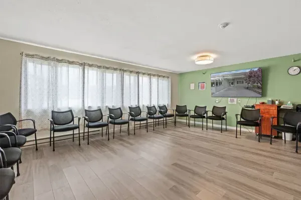 Blending Group Therapy with Comprehensive Treatment