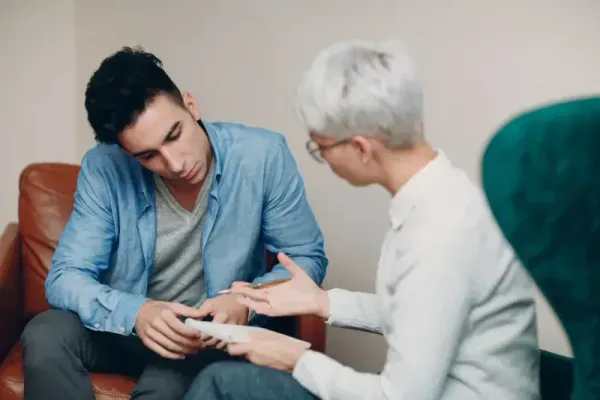 Inpatient vs outpatient opioid addiction treatment options
